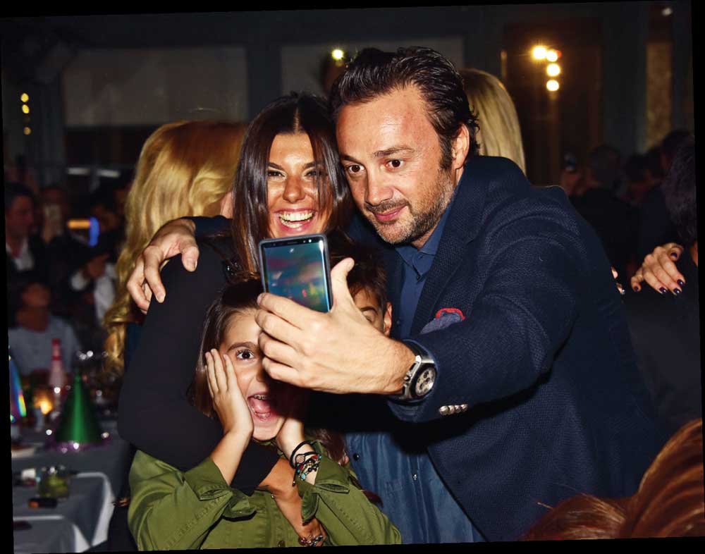 Yeni yıla ailece eğlenerek girdiler