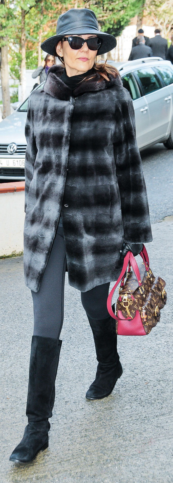 Son yolculuğuna uğurlandı