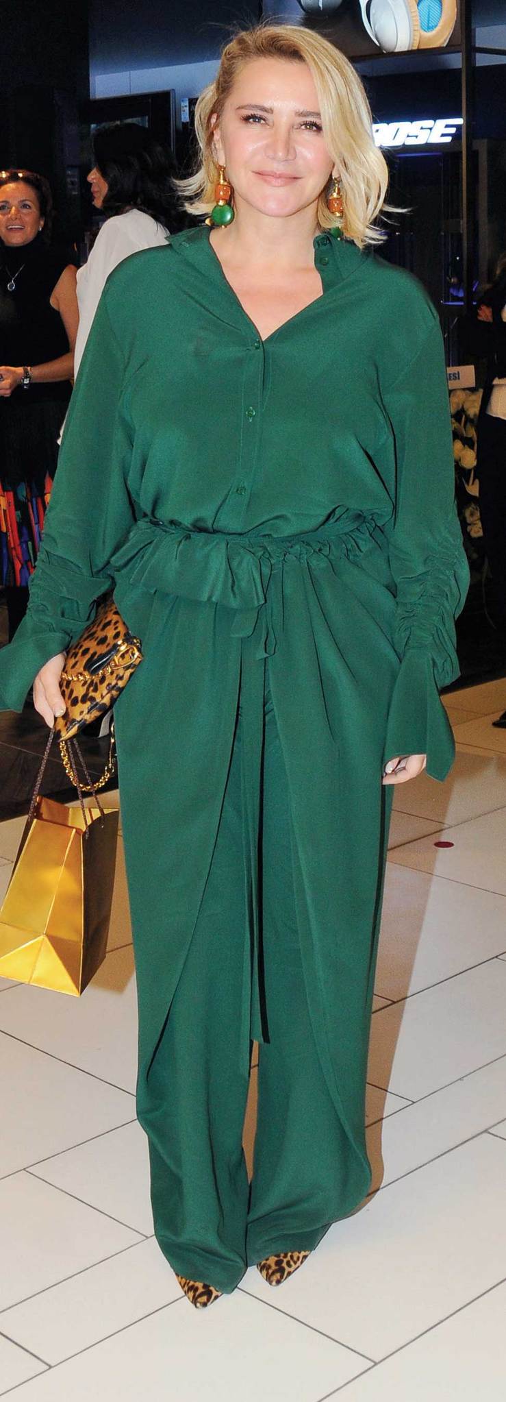 Yeni nesil mağazaya görkemli açılış 