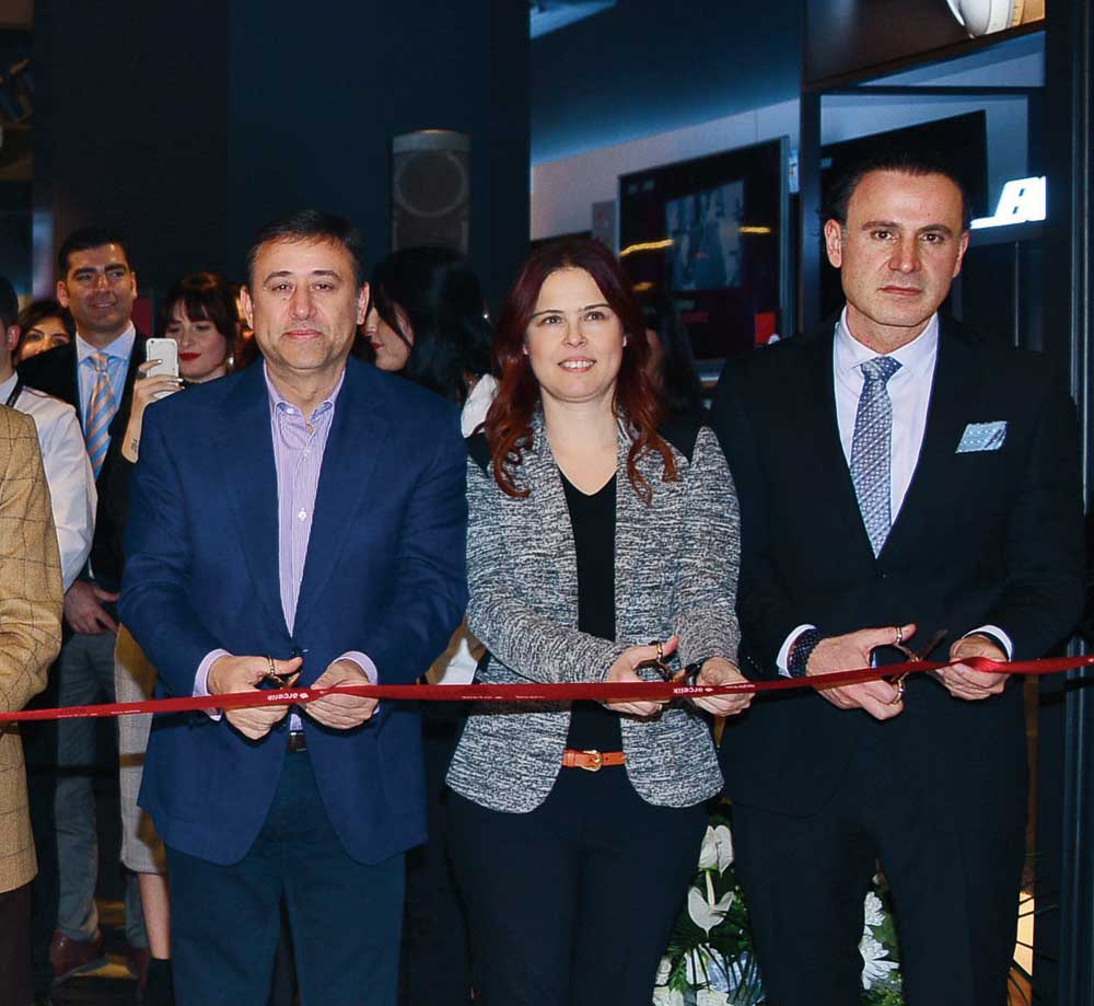 Yeni nesil mağazaya görkemli açılış 