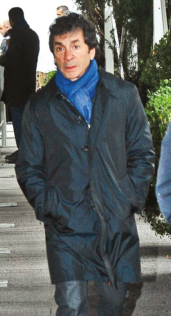 Kabri başında anıldı