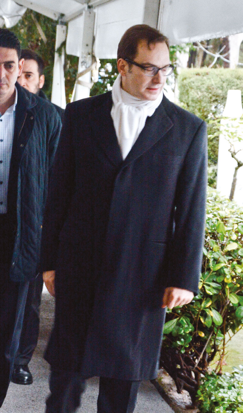 Kabri başında anıldı