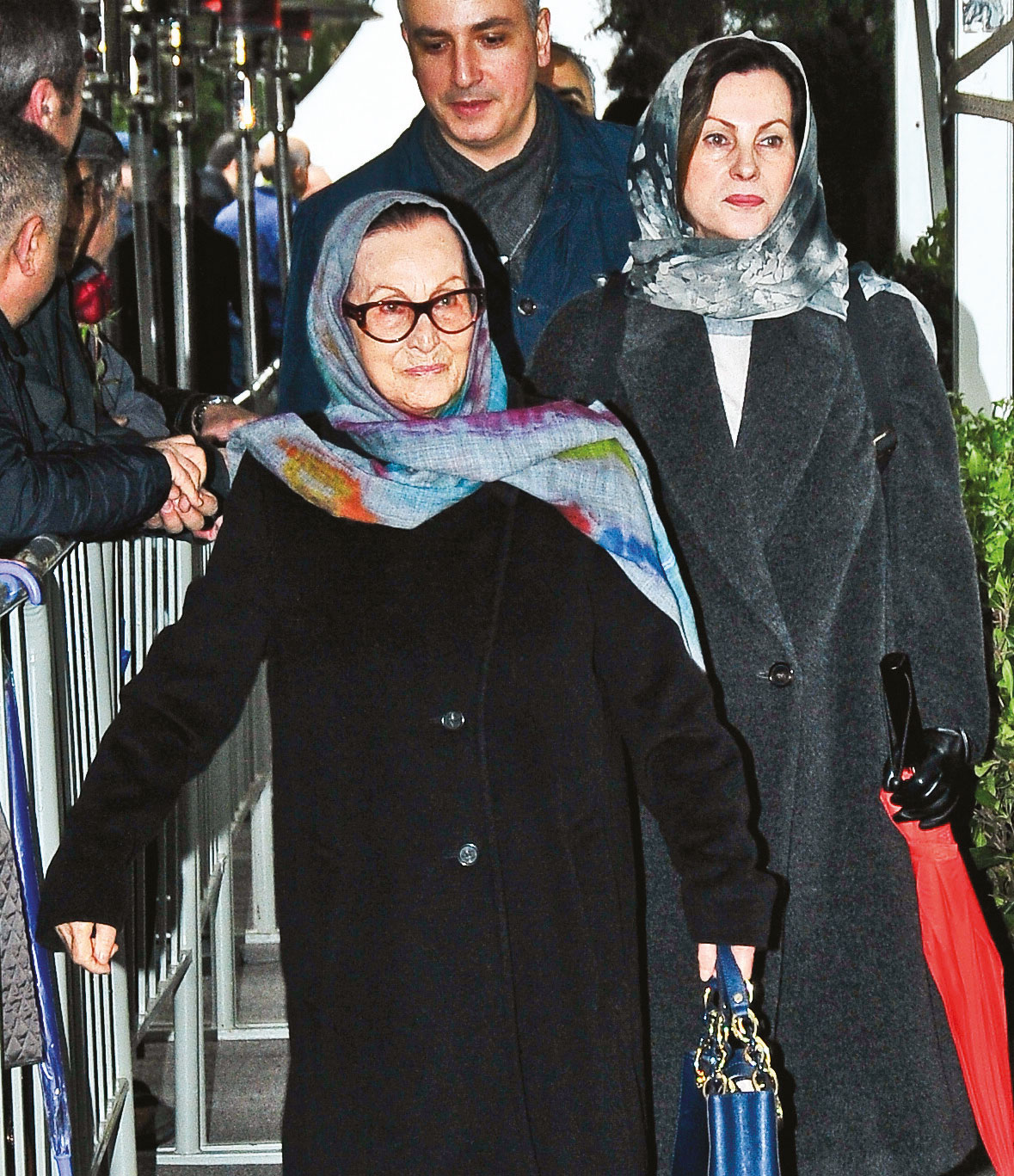 Kabri başında anıldı