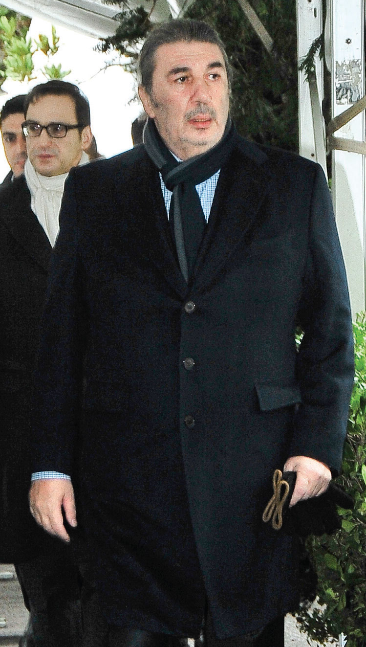 Kabri başında anıldı