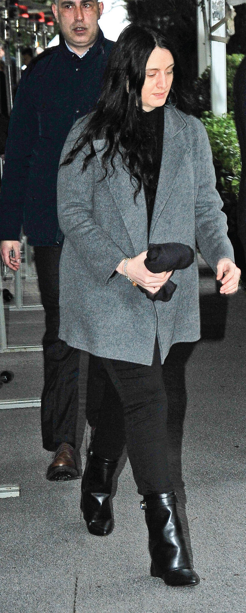 Kabri başında anıldı