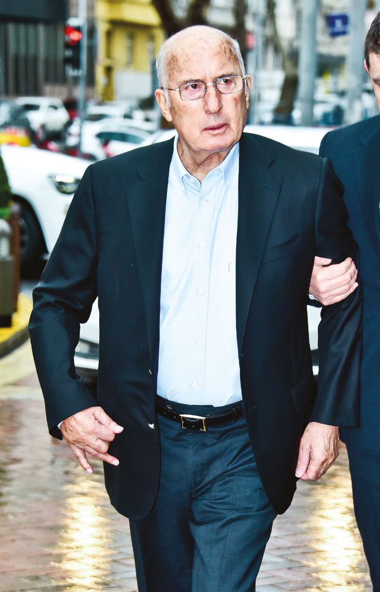 Sevenleri mevlitte bir araya geldi