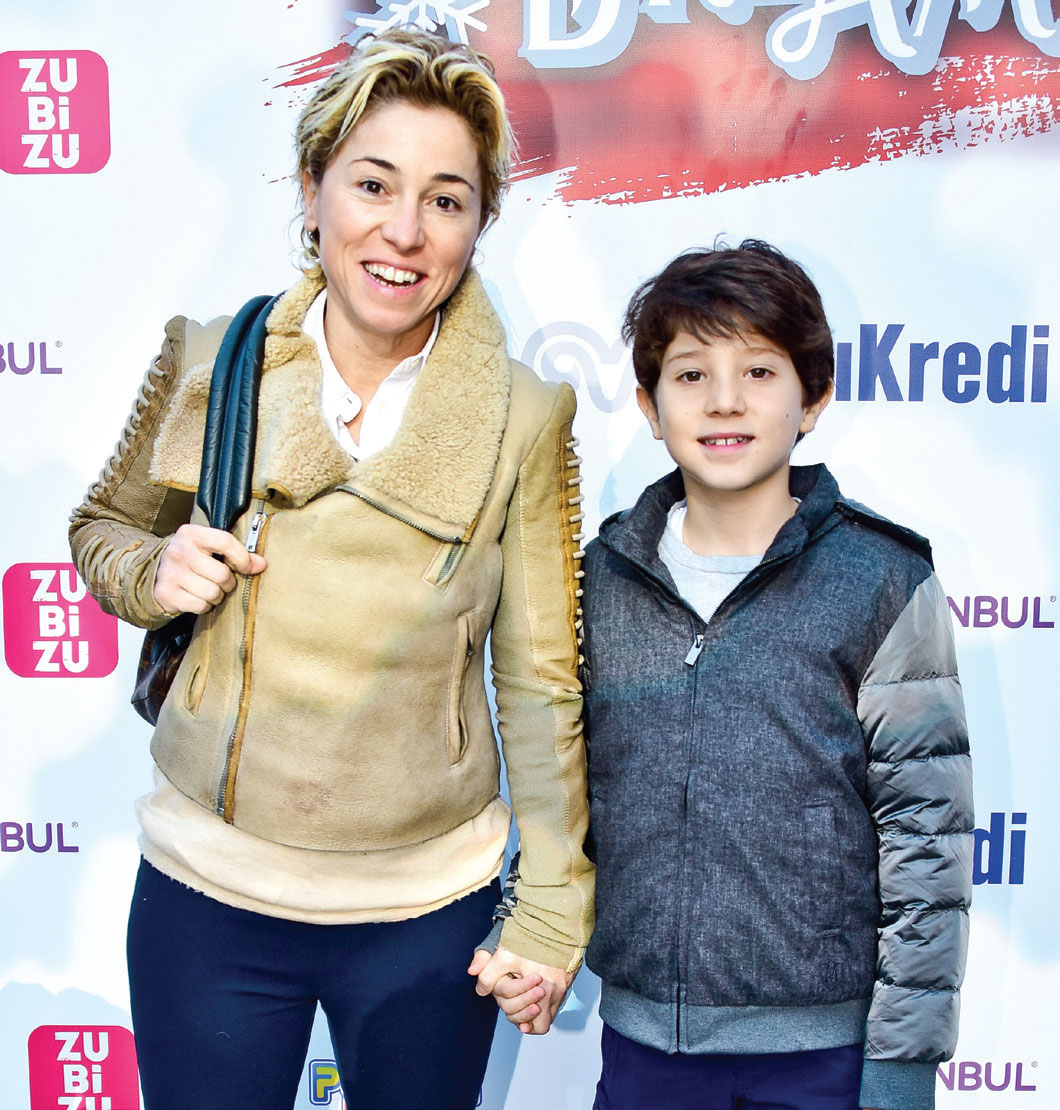 Ünlü isimler açılışta buluştu