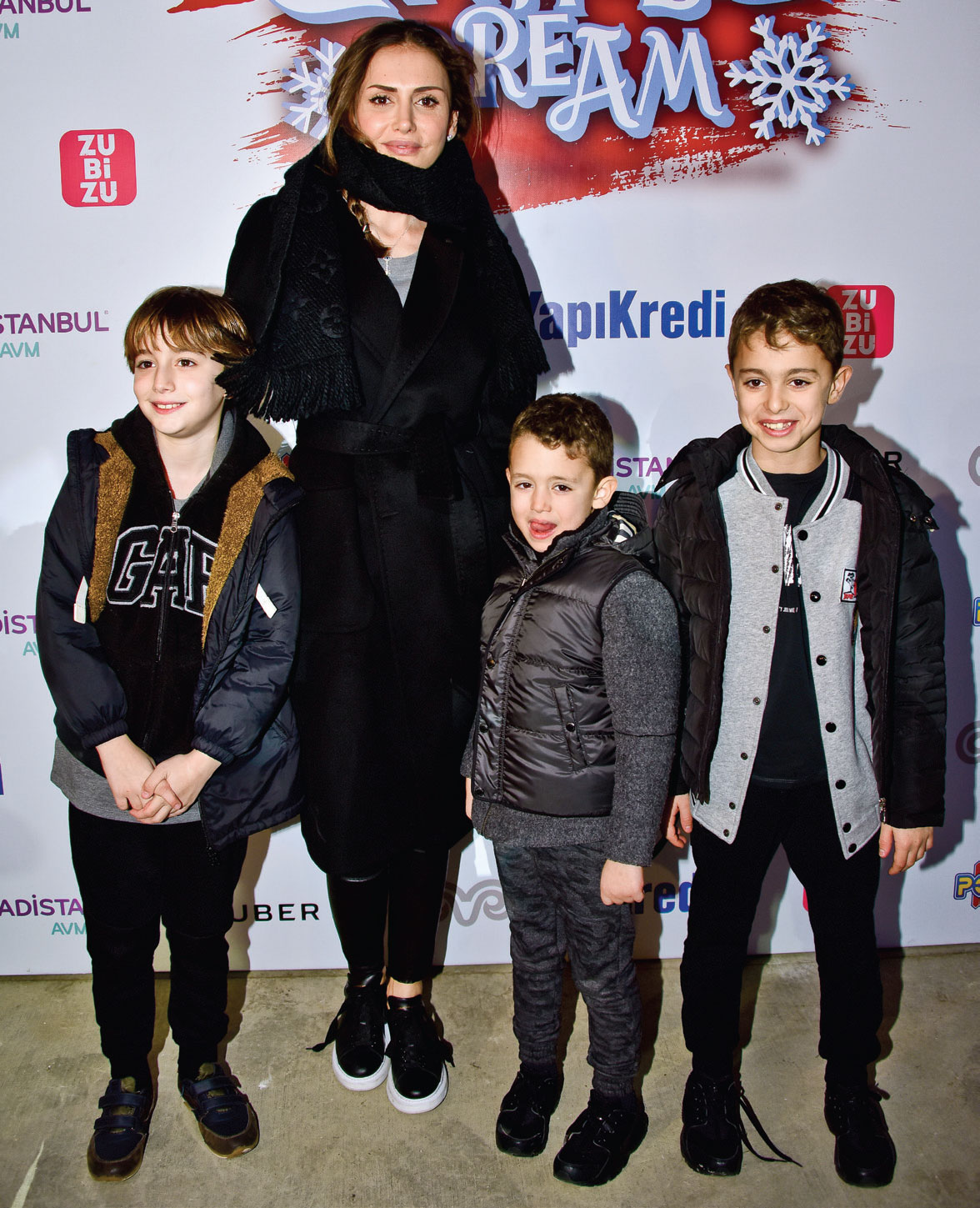 Ünlü isimler açılışta buluştu