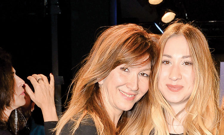 Fuarda defile yaptı