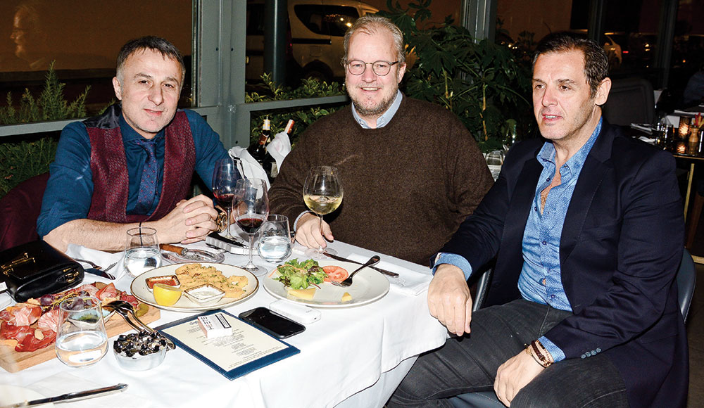 90’lar nostalji gecesi ünlü isimleri buluşturdu