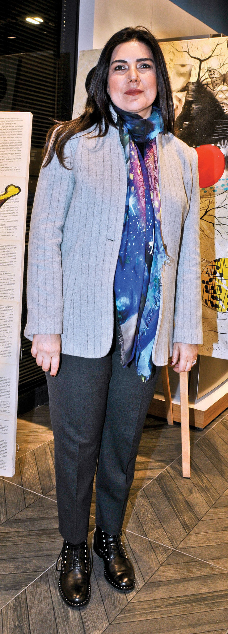 Yeni yılın ilk sergisini açtı