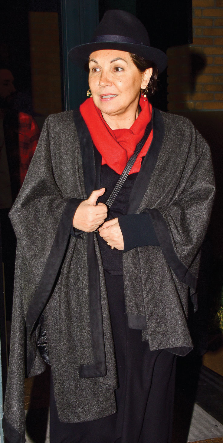 Aliye Simavi'den ilk sergi