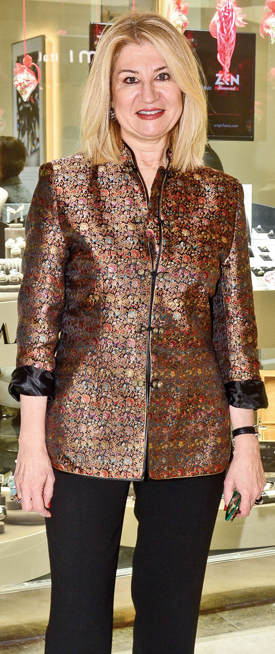 Aşk ve pırlantanın öyküsünü dinlediler