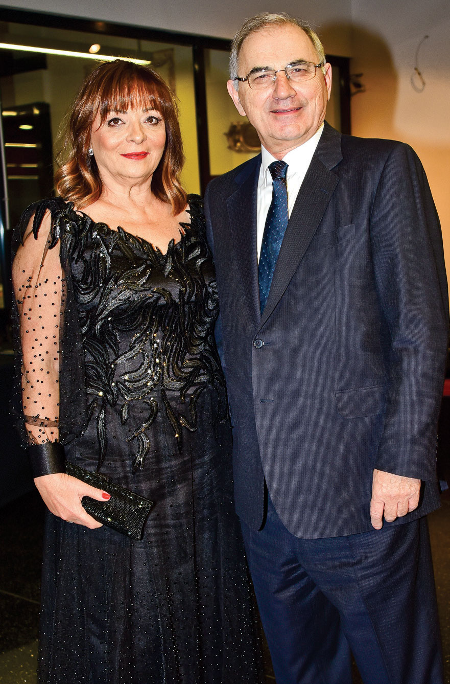 Sevgililer Günü'nde anlamlı davet