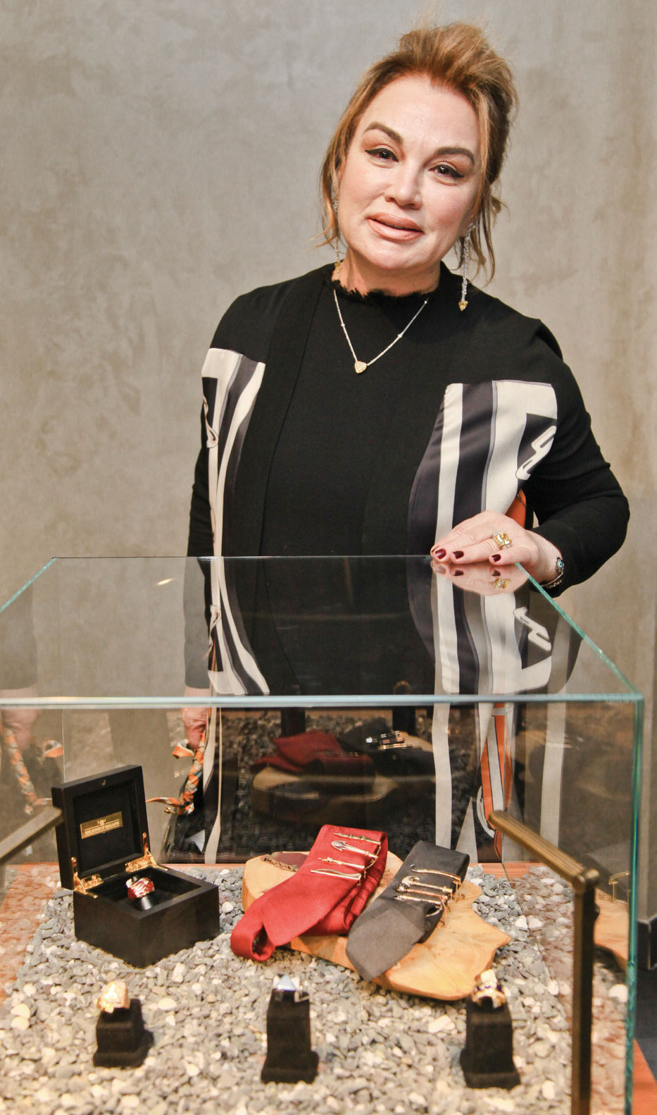 Erkek takıları kadınlara tanıtıldı