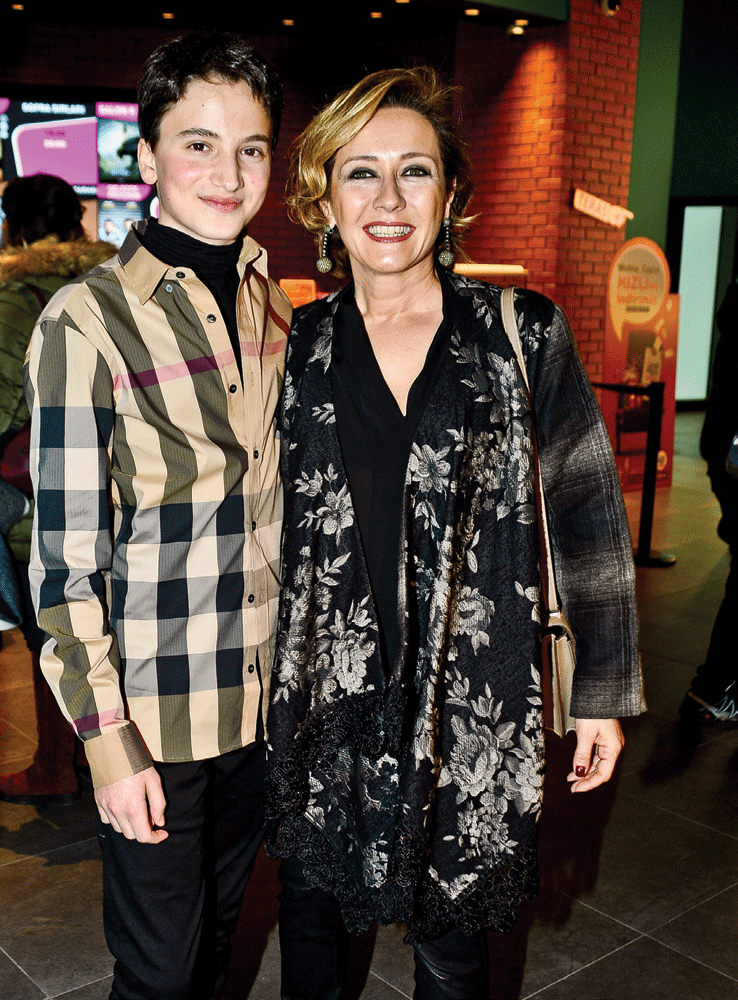 Genç oyuncuya destek