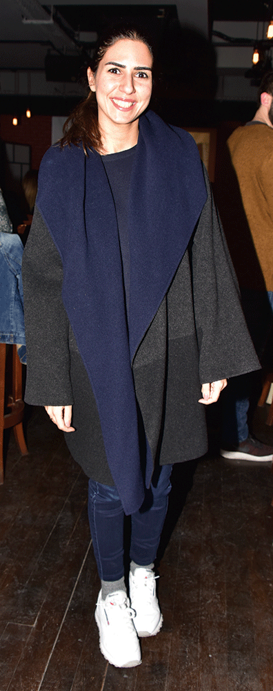 Anılarını yardım için paylaştı