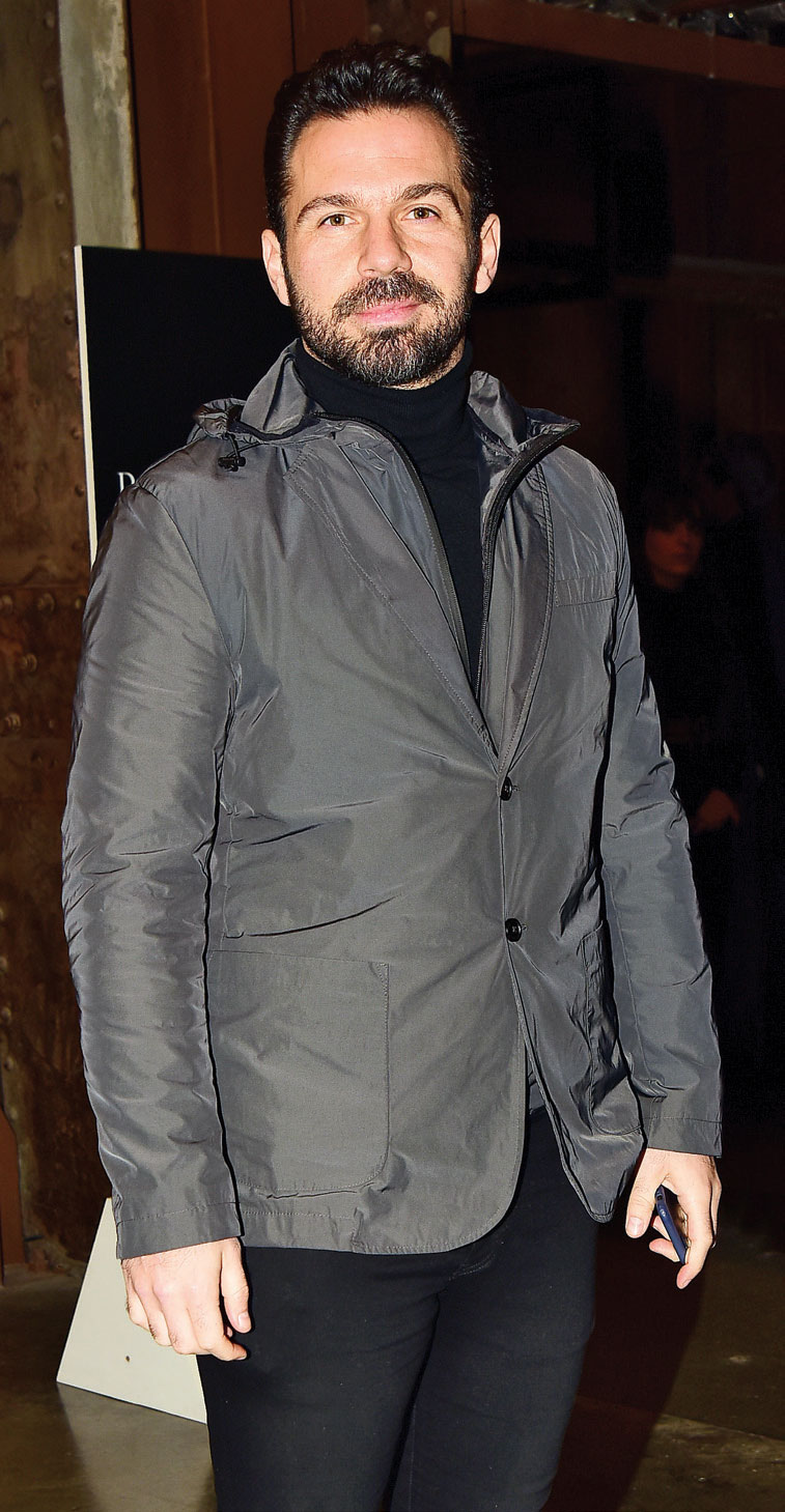 Yeni koleksiyona görkemli defile