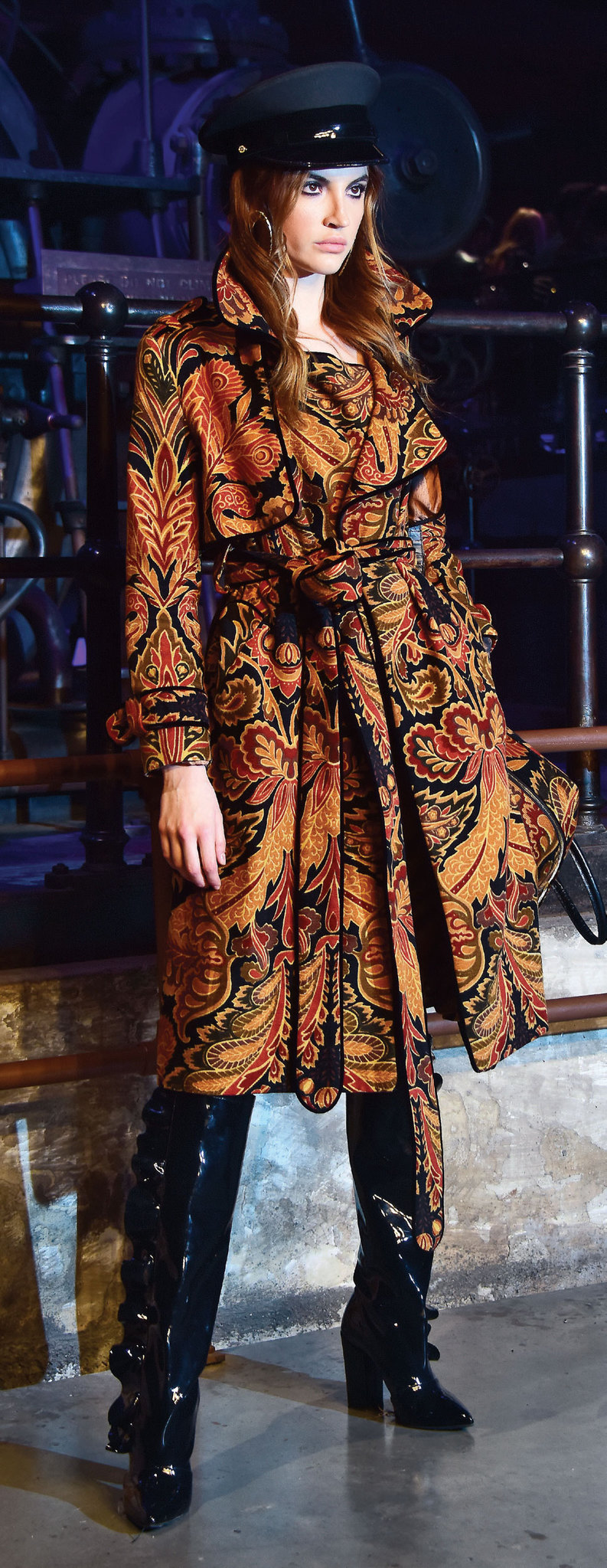 Yeni koleksiyona görkemli defile