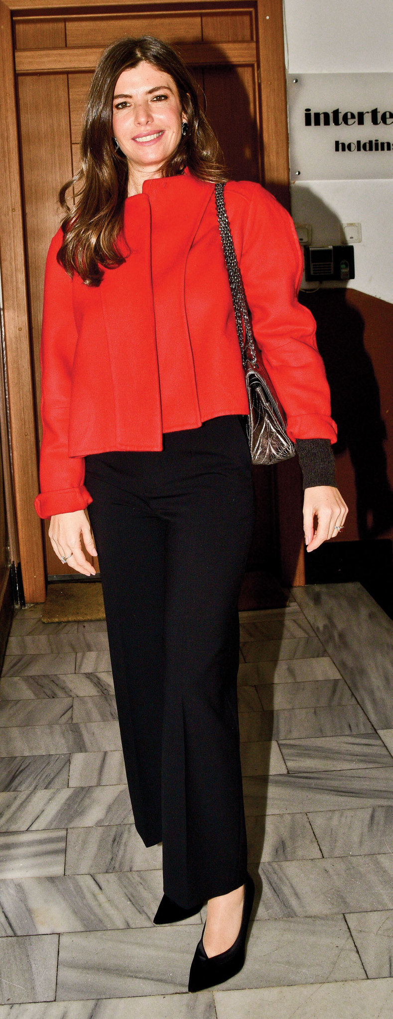 Ünlü kahvecide çay sohbeti