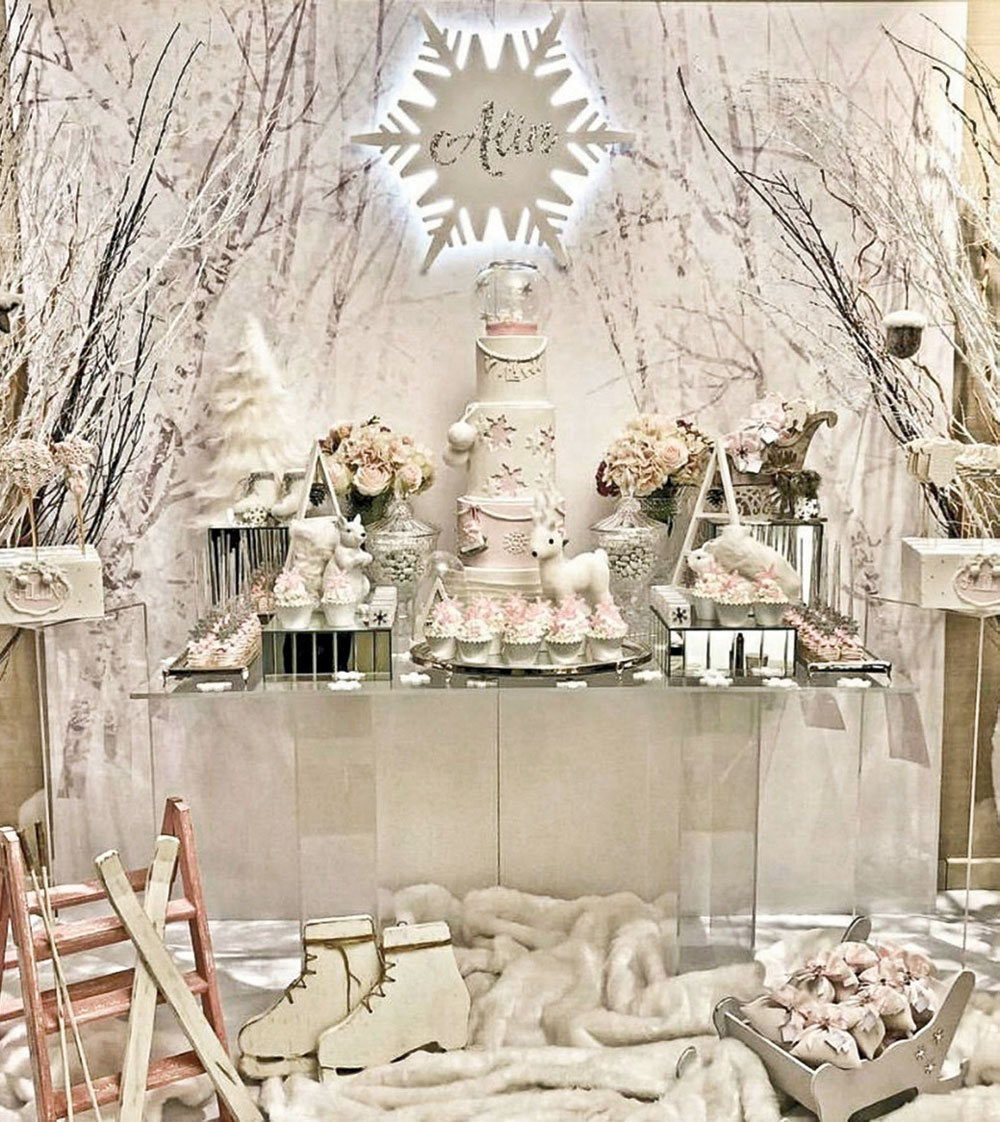 Ünlü işadamı dede oldu