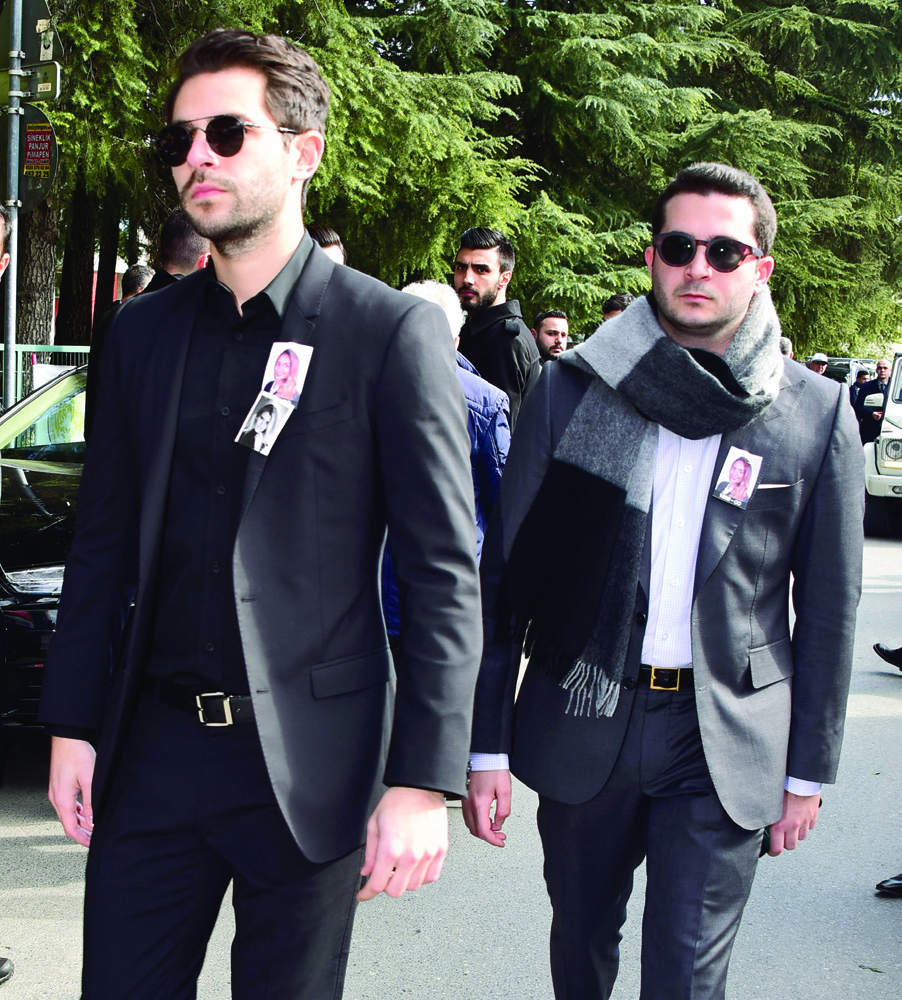 Gözyaşlarına boğuldular