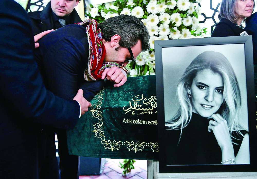 Gözyaşları içinde uğurlandılar