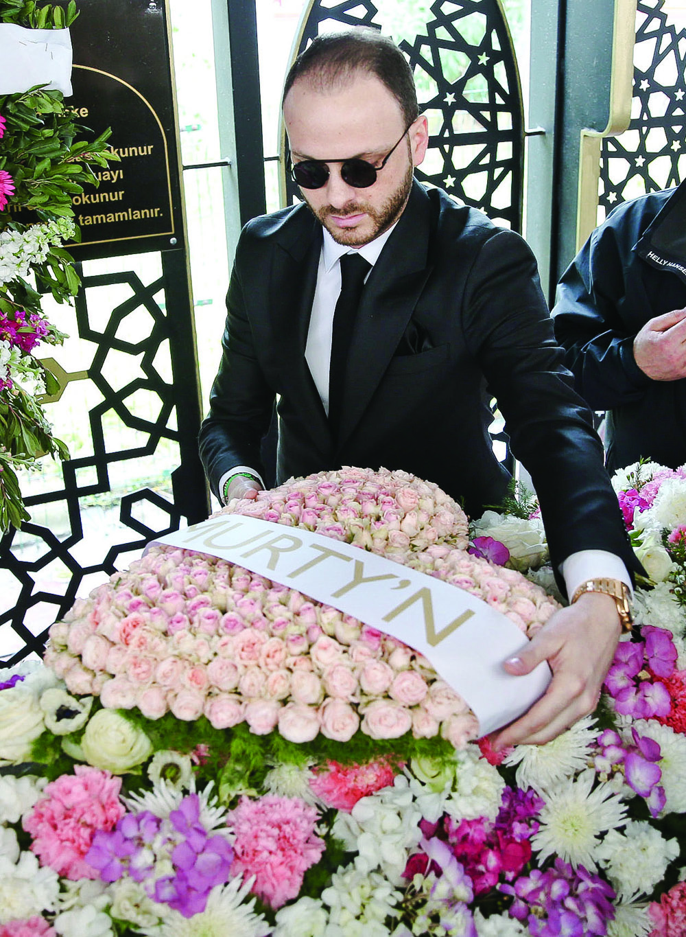 Gözyaşları içinde uğurlandılar