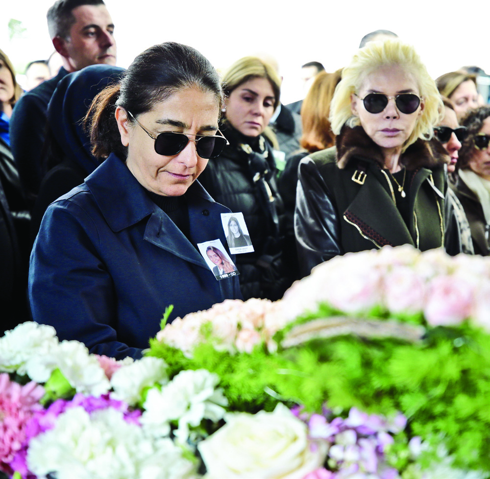 Gözyaşları içinde uğurlandılar