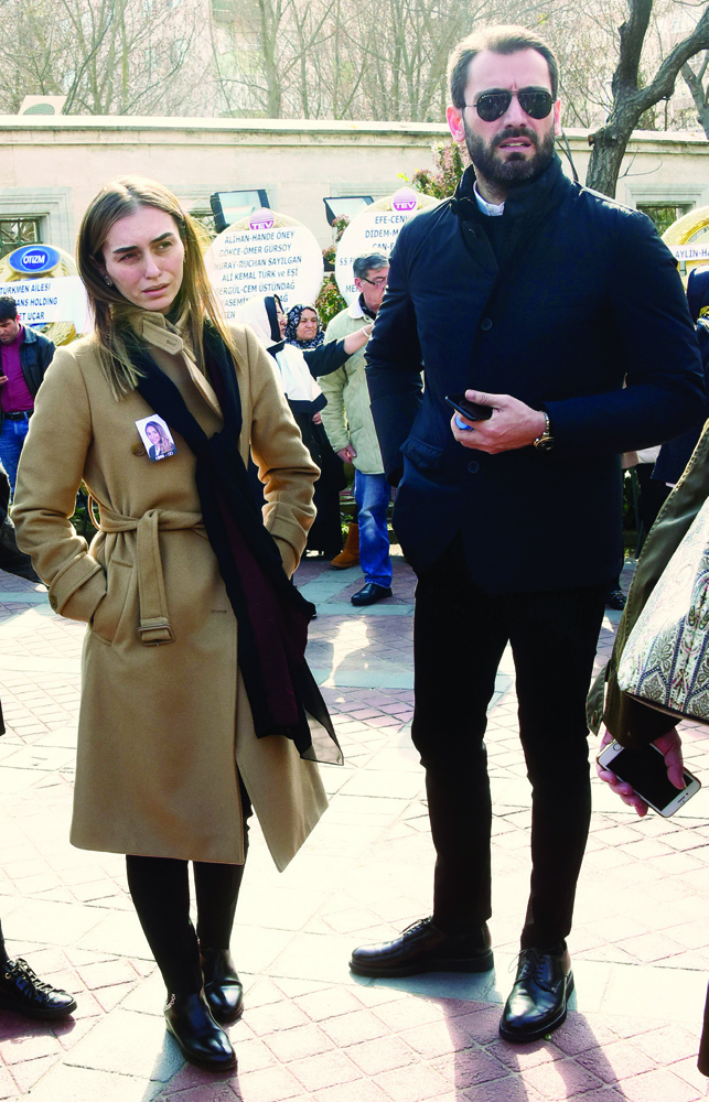 Gözyaşları içinde uğurlandılar