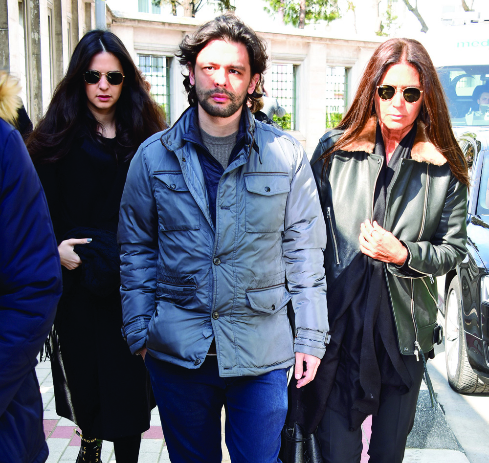 Gözyaşları içinde uğurlandılar