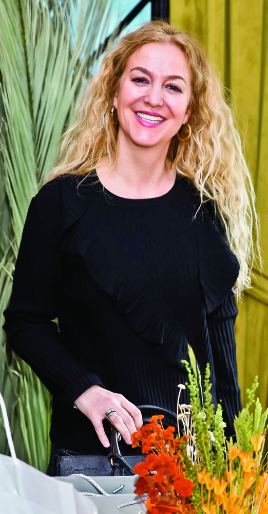 Dostlarıyla yeni yaşını kutladı