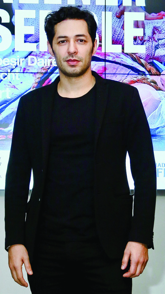 Tiyatro galasında buluştular