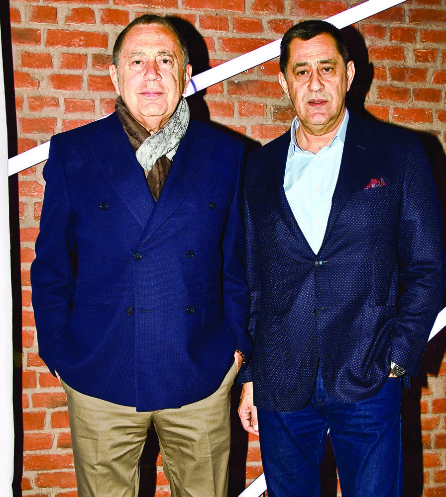 Defilesinde dedesini andı