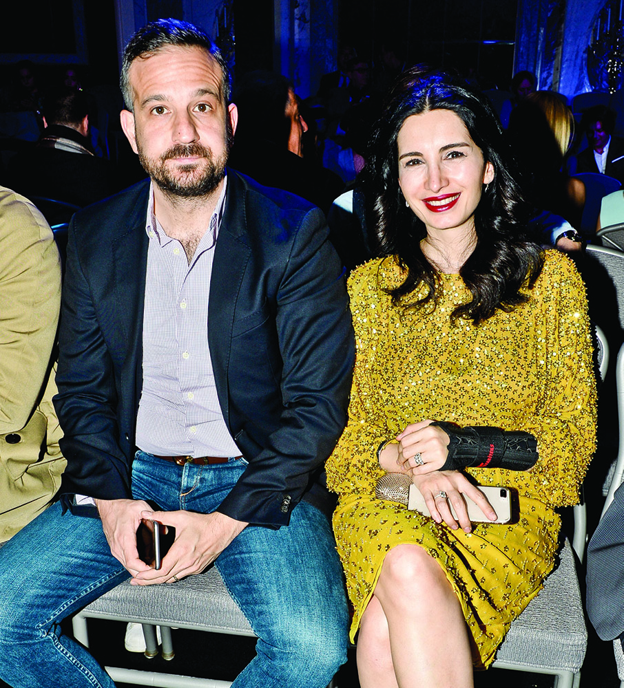 Bol yıldızlı 10. yıl defilesi