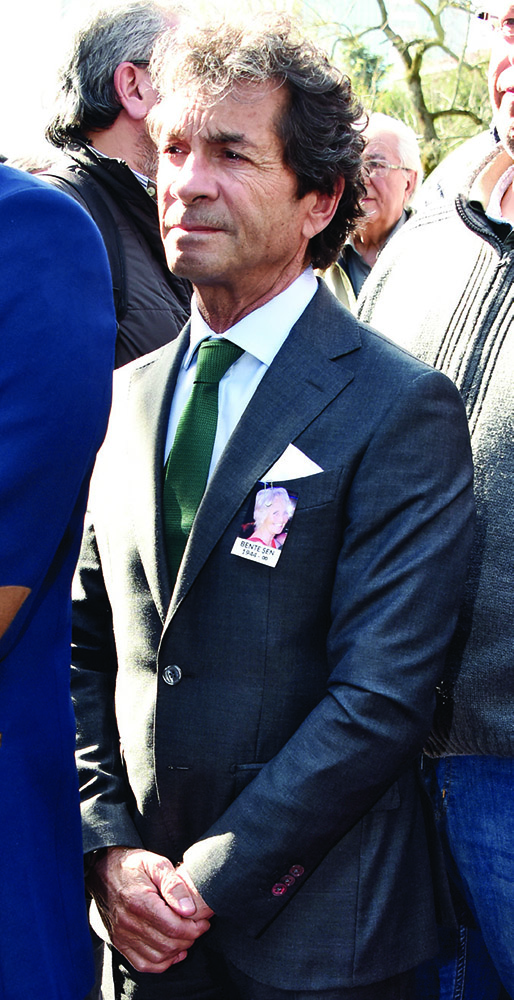 Son yolculuğuna uğurlandı