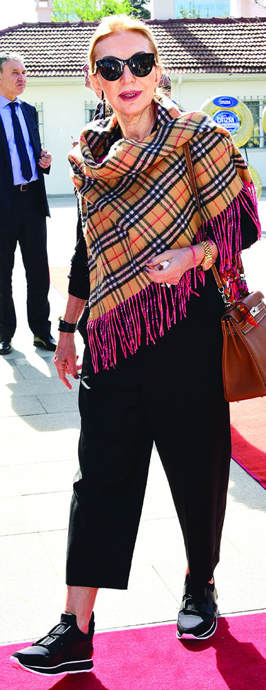 Son yolculuğuna uğurlandı