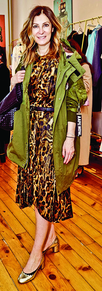 Yeni mekana şık davet