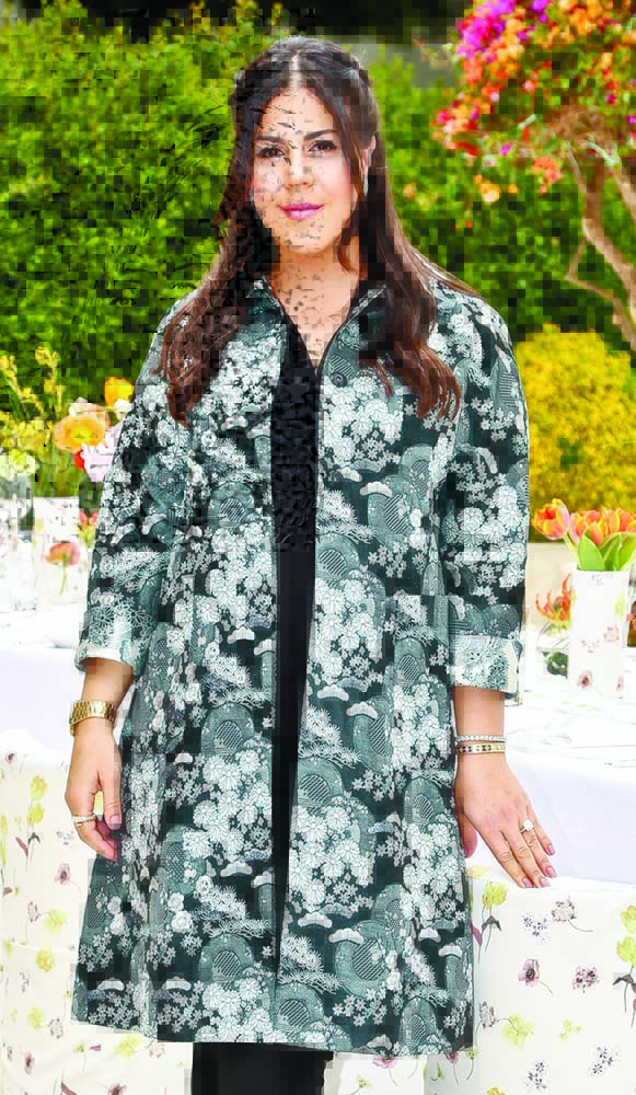 Tanıtımı evinde yaptı