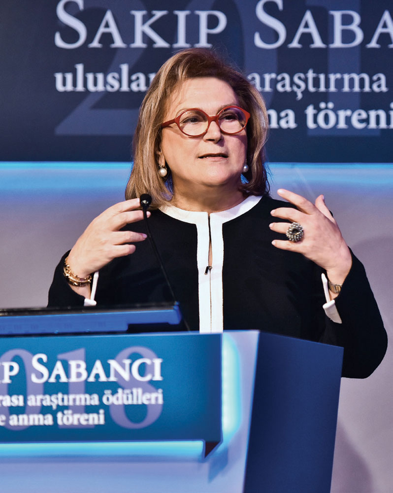 Sakıp Sabancı 'ödül'le anıldı