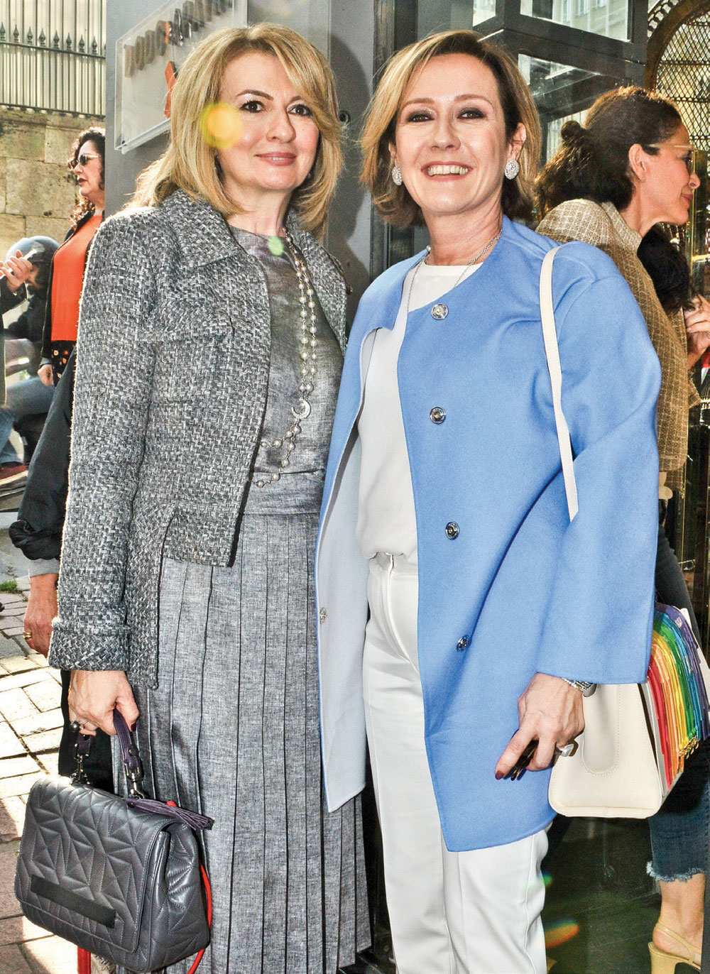 Yardım amaçlı açılış davetine büyük ilgi