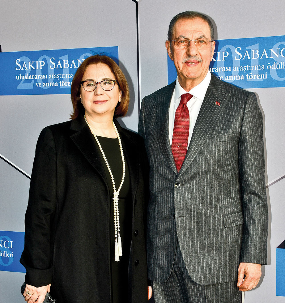 Sakıp Sabancı 'ödül'le anıldı