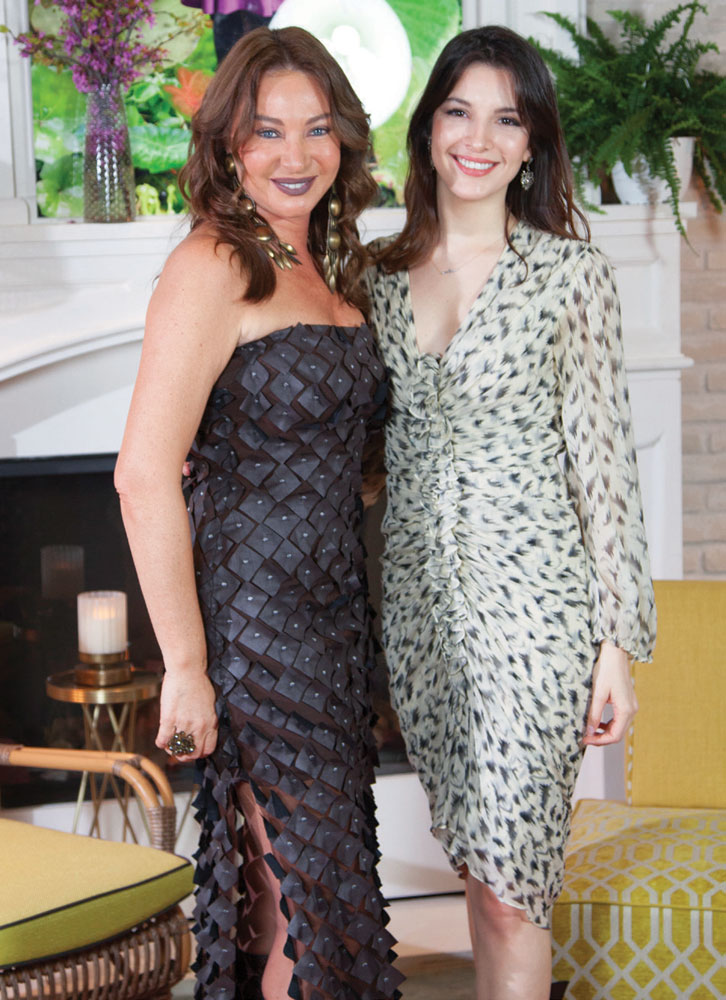 Ünlü isimler açılışta buluştu