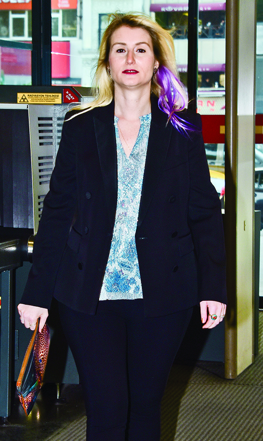 Köpek balıklarına meydan okudular