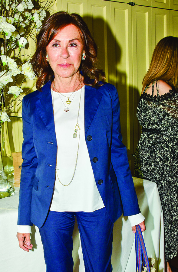 10. yılını şık bir davetle kutladı