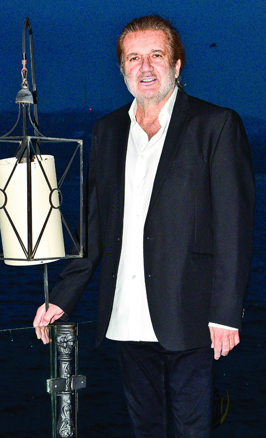 Yeni modele görkemli tanıtım