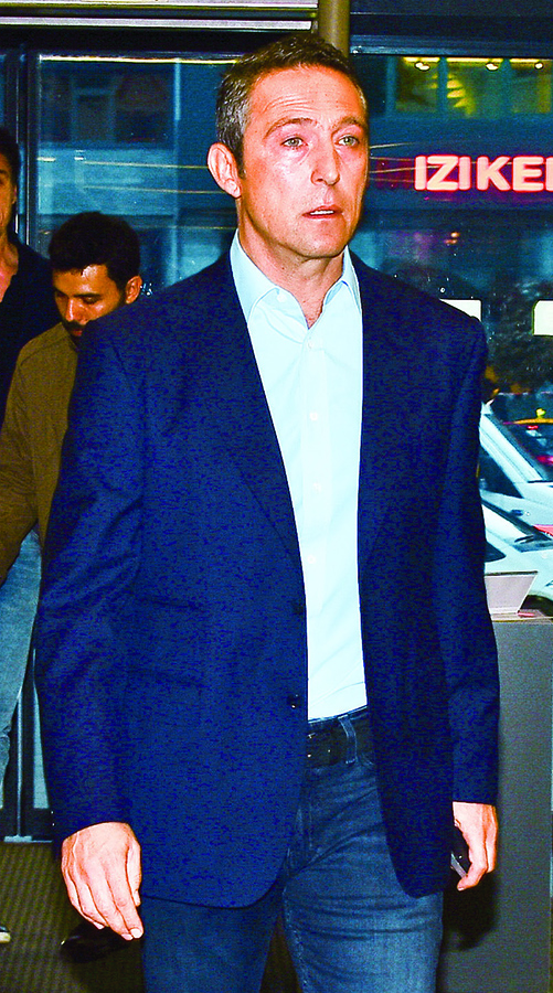 Köpek balıklarına meydan okudular