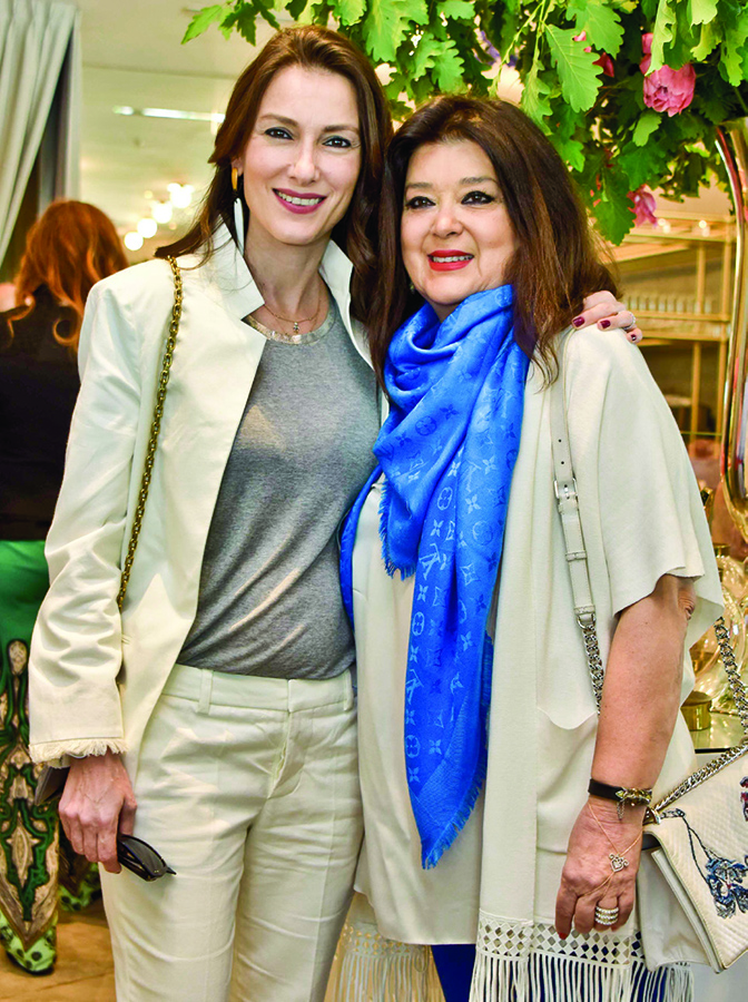 Restorana eğlenceli açılış