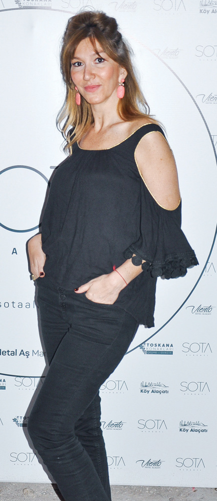 Restoran açılışında buluştular