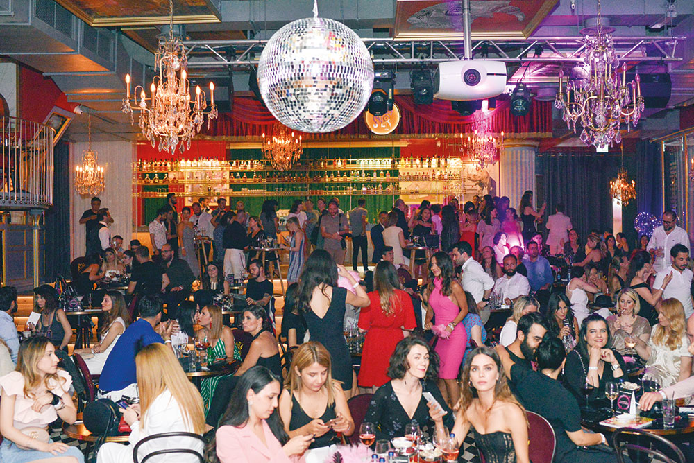 Karsu Dönmez Elidor için "Esmerim Biçim Biçim"i jazz formunda seslendirdi!